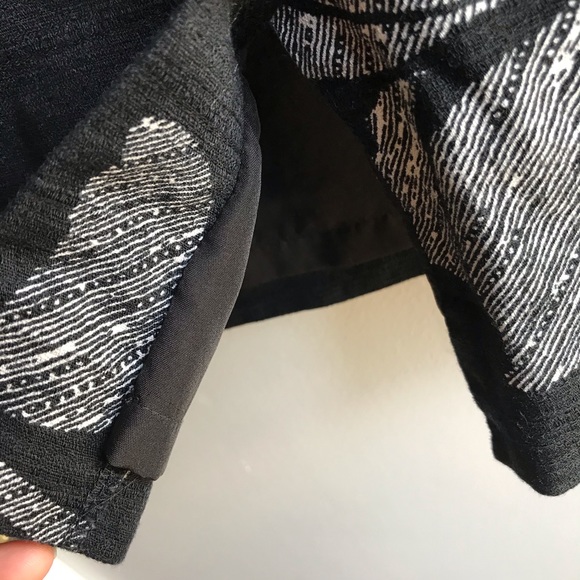 Ann Taylor black-white leaf motif pencil skirts-2P - Picture 7 of 8